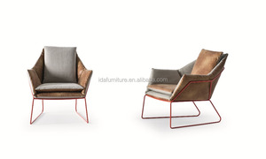Poltrona Moderna <span class=keywords><strong>per</strong></span> Soggiorno - Gambe in Metallo, Schienale Imbottito Morbido, Design Inclinato - Product Image 4