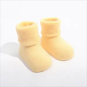 Babys ocken Anti-Rutsch-Neugeborenen-Baby kniehohe kriechende Socken