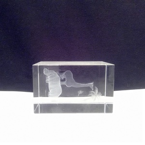 Haute Qualité Blanc Cristal Cube <span class=keywords><strong>Image</strong></span> Personnalisée Ou Mots 3D Laser Cristal Cube Pour Presse-papiers Ou Entreprise Cadeaux - Product Image 3