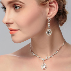 Classique Cristal De Mariée Parures Choker Collier Boucles D'oreilles Ensembles De Mariage Bijoux En Argent pour Femmes - Product Image 4