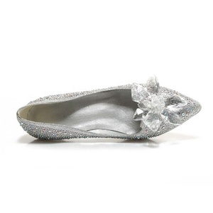 <span class=keywords><strong>Scarpe</strong></span> <span class=keywords><strong>da</strong></span> <span class=keywords><strong>sposa</strong></span> di cristallo <span class=keywords><strong>da</strong></span> donna con tacco basso di alta qualità - Product Image 4