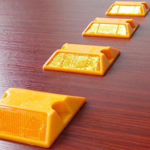 Venta al por mayor carretera waring solar led ojos <span class=keywords><strong>de</strong></span> <span class=keywords><strong>gato</strong></span> <span class=keywords><strong>de</strong></span> plástico solar road Stud - Product Image 4