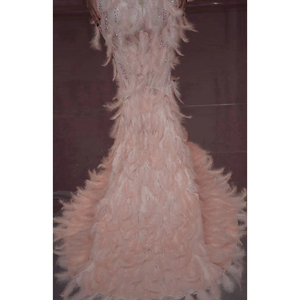 Novance Y1559 Abito Sexy Color Carne con Strass Scintillanti e Piume Rosa, Completamente Ricoperto di Pietre con Lunga e Ampia Coda, Vestito da Festa per Compleanno - Product Image 6