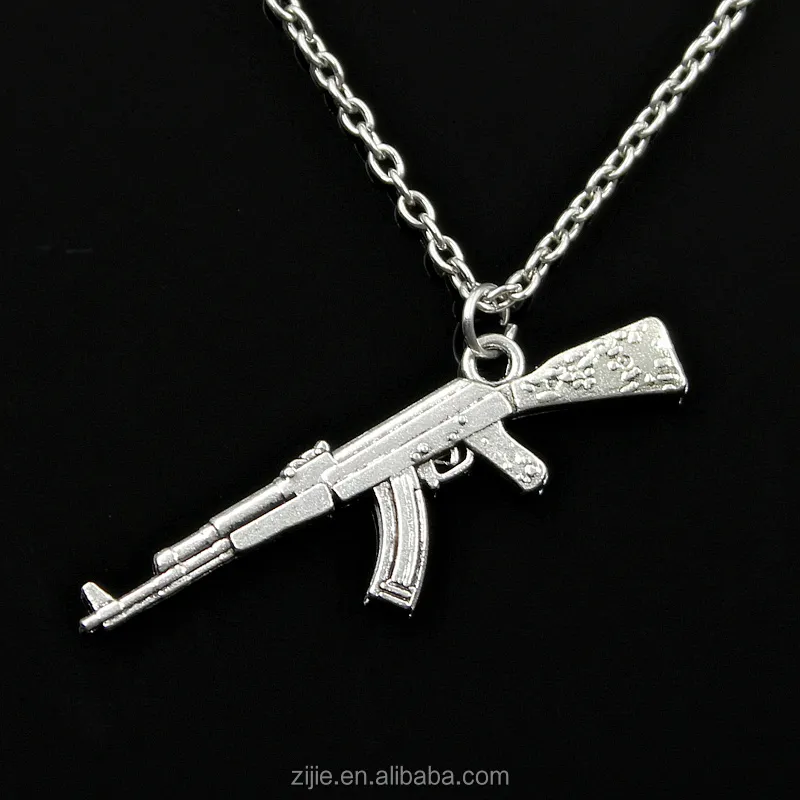 2017 Yiwu hot selling handmade silver plated machine gun ak-47 pendant necklace, custom metal fashion choker necklace