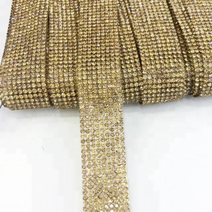 L147 2cm colorato Hotfix strass Trim Crystal Iron on o Hotfix, colla da usare. Forma della catena di strass con motivo Flatback - Product Image 3