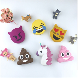 Banque d'alimentation portable mignonne de dessin animé pour <span class=keywords><strong>iPhone</strong></span> <span class=keywords><strong>13</strong></span> <span class=keywords><strong>Chargeur</strong></span> Banque d'alimentation 2600mAh - Product Image 1