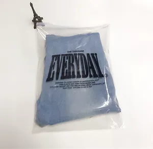 Baja mínima de biodegradable bolsa con cierre de cremallera Logotipo de pvc transparente con cierre de cremallera bolsa de embalaje de plástico para la ropa