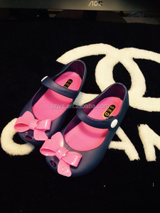 2017 nuove Ragazze di stile della gelatina dei pattini bowknot bocca dei pesci dei sandali del bambino pattini della pioggia - Product Image 2