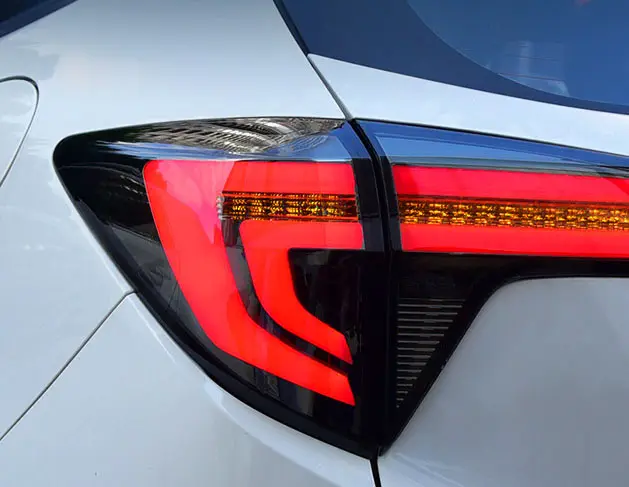 ホンダHRVVEZEL2015-2020用の新着高品質改造車LEDテールライトランプ