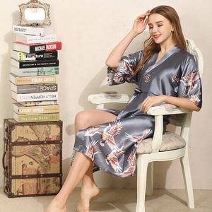 Damigella D'onore del commercio all'ingrosso Abito di <span class=keywords><strong>Seta</strong></span> Di Simulazione Gru Modello di Abito Per La Cerimonia Nuziale Da Sera di <span class=keywords><strong>Seta</strong></span> Cinese Vestaglie Per Le Donne - Product Image 5