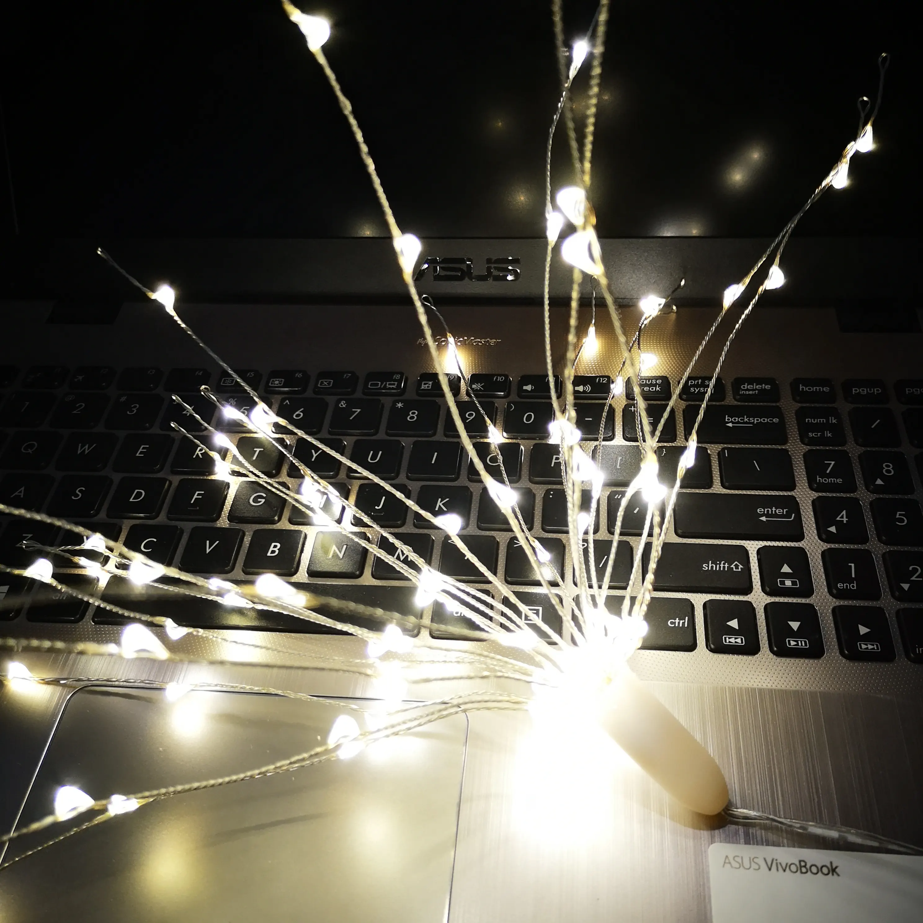 Luce della stringa di fuochi d'artificio 8 modalità 96 luci bianche calde a LED Timer remoto azionato tramite USB luci a stringa a LED con filo di rame dimmerabile