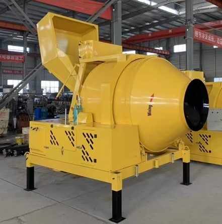 China Supply Concrete Mixer with Pump for Construction