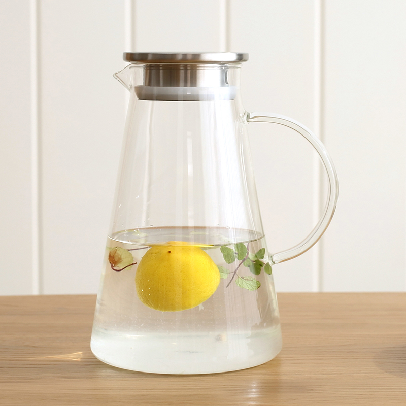 Borosilicate Glass Pitcher with Lid, Water Jug for Hot/Cold Water, Ice Tea and Juice Beverage