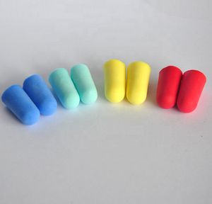 Mascarilla de espuma viscoelástica 3D con correa elástica y tapones para los oídos para viajes en avión y descanso - Product Image 3