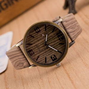 Orologi <span class=keywords><strong>da</strong></span> <span class=keywords><strong>Polso</strong></span> Unisex <span class=keywords><strong>in</strong></span> Stile <span class=keywords><strong>Legno</strong></span> Simulato con Cinturino <span class=keywords><strong>in</strong></span> Pelle, Movimento al Quarzo, Disponibili <span class=keywords><strong>in</strong></span> 6 Colori - Product Image 4