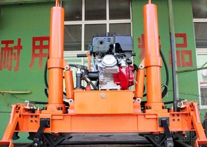 Machine hydraulique <span class=keywords><strong>de</strong></span> levage et <span class=keywords><strong>de</strong></span> centrage <span class=keywords><strong>de</strong></span> traverses TIEGONG YQBJ-300*200 en acier au carbone 588 kg – Nouvelle - Product Image 4