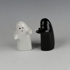 Souvenir de mariage en céramique en gros, salière et poivrière en forme de couple s'embrassant - Product Image 6