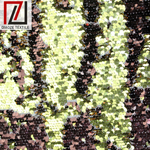 A medida de dos tonos sirena reversible lentejuelas de tela - Product Image 1