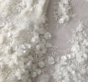 Tissu en Tulle Brodé de Haute Qualité, Écologique, avec Appliques de Fleurs 3D en Dentelle et Pierres Perlées à la Main pour Robes de Mariée et Tenues de Filles - Product Image 6