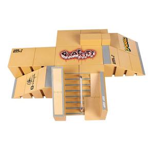 Kit de skatepark en plastique Union World - 8 pièces de rampes pour skateboards à doigts pour garçons et filles, parcs et entraînement - Product Image 3