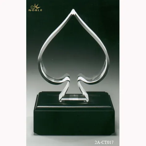 Spades รางวัลรูปร่างถ้วยรางวัลคริสตัลโป๊กเกอร์ของที่ระลึกที่ดีที่สุด K9คริสตัล,กล่องของขวัญคริสตัลศิลปะพื้นบ้านกีฬาไม่มีข้อ
