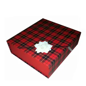 लाल चुंबकीय बंद गत्ता बॉक्स पैकेजिंग सुरुचिपूर्ण, उपहार रिबन बक्से