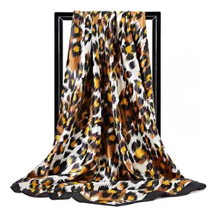 Venta al por mayor pañuelos para la cabeza grande-Fular de seda para mujer, pañuelo de satén con estampado de leopardo, talla grande, 90x90cm