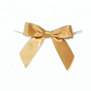 OKAY Top 10 Petits nœuds pré-noués <span class=keywords><strong>en</strong></span> <span class=keywords><strong>ruban</strong></span> <span class=keywords><strong>de</strong></span> satin doré pour cadeaux - Product Image 1