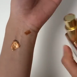 Free Sample <strong>Professional</strong> Makeup Born to <strong>Glow</strong> Liquid Illuminator Bronze Body Shimmering Oil - Product Image 4
