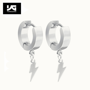 <span class=keywords><strong>Orecchini</strong></span> <span class=keywords><strong>da</strong></span> <span class=keywords><strong>uomo</strong></span> in acciaio inossidabile placcato oro nero a cerchio pendente con fulmini stile religioso elegante - Product Image 5