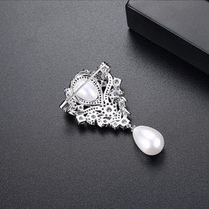 LUOTEEMI-broches con forma de flor de cristal, Circonia cúbica, zirconia, circonita, zirconita, diseño elegante, con perlas dobles, para mujeres - Product Image 6