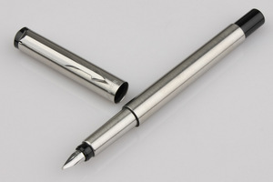 Pluma estilográfica de plata, marca alemana - Product Image 5