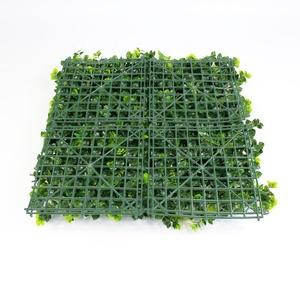 人造草绿墙 -- 家庭花园装饰，室内和室外郁郁葱葱的绿色植物墙 - Product Image 2