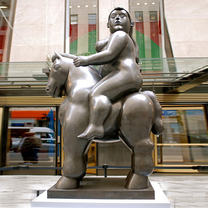 Beroemde Levensgrote Metalen Botero Dikke Dame Met Paardenbeeld Bronzen Dikke Dame Paardrijpaard Sculptuur - Product Image 2