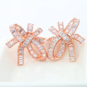 LUOTEEMI Ebay Europe Offre Spéciale Super Star Design Or Rose Mousseux Zircon Réglage Femmes Mariage Grand Arc Boucles D'oreilles - Product Image 3