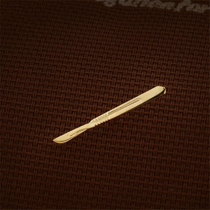 De plata de oro de dos colores bisturí Pin el Doctor cuchillo <span class=keywords><strong>regalo</strong></span> de la joyería <span class=keywords><strong>para</strong></span> el <span class=keywords><strong>cirujano</strong></span>/enfermera médico/química de la joyería - Product Image 3