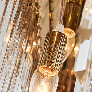 Support d'éclairage <span class=keywords><strong>Lampadaire</strong></span> en acier inoxydable plaqué avec pièces en cristal triangle transparent Dôme LED doré Offre Spéciale de gros oriental - Product Image 5