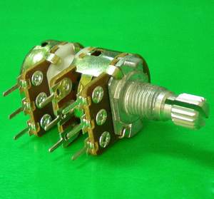Rk16g3l <span class=keywords><strong>3</strong></span>-Unit 16Mm Grootte Potentiometer - Product Image 1