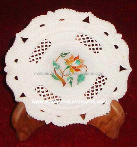 Plat unique en marbre de Makrana incrusté, utilisé pour la décoration intérieure - Product Image 1