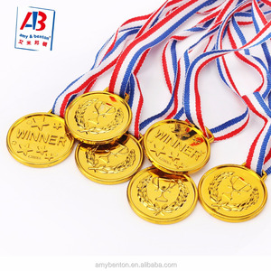 เด็กพลาสติกสีทองผู้ชนะรางวัลเหรียญรางวัลของเล่น - Product Image 1