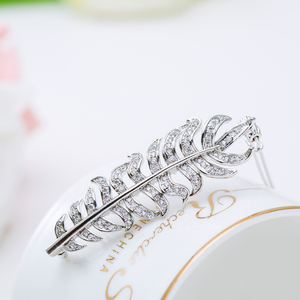 LUOTEEMI vente en gros, mode élégante forme de feuille de luxe Zircon cristal <span class=keywords><strong>plume</strong></span> mariage tresse épingle à <span class=keywords><strong>cheveux</strong></span> - Product Image 3
