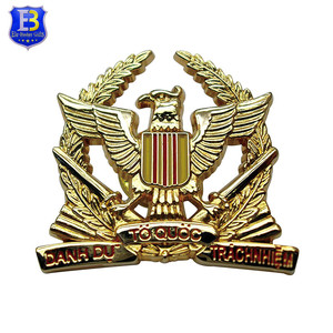 Nhà Máy Bán Hàng Trực Tiếp Chết Đúc Mạ Vàng Cánh Với Cut-outs Tùy Chỉnh Kim Loại <span class=keywords><strong>Pin</strong></span> Huy Hiệu - Product Image 2