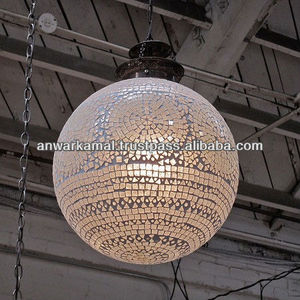 Lámpara eléctrica colgante decorativa de vidrio y latón para decoración del hogar - Product Image 1