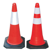 Cône de signalisation de sécurité en plastique PE vert de 900 mm, triangle à 3 côtés, signalisation de danger au sol, signalisation de construction, interdiction de stationnement, cône d'avertissement pyramidal