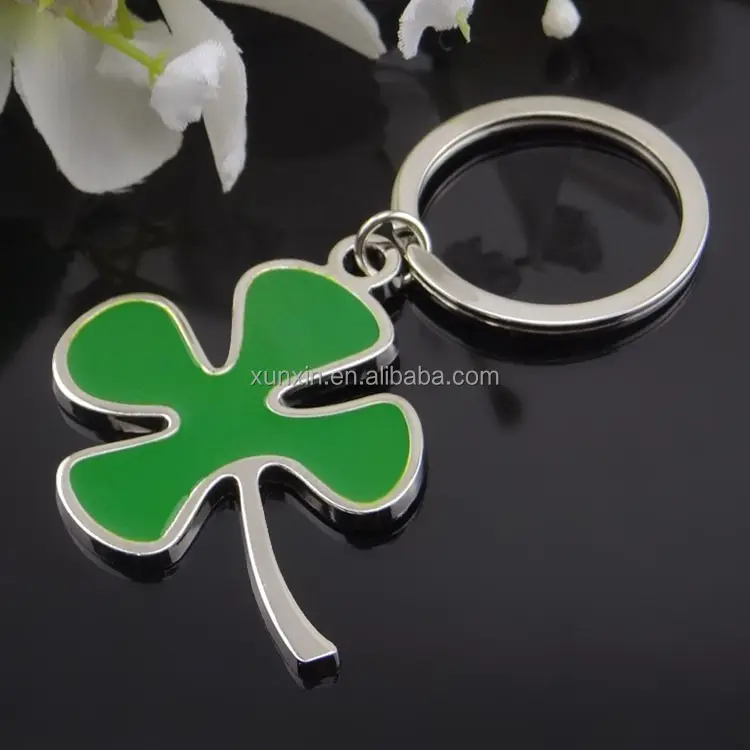 Europe style good luck promotion gift custom zinc alloy four-leaf clover pendant keychain