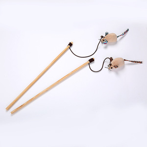 Topo in legno naturale peluche per Pet Cat Teaser con bastone di piume giocattoli con Stick di piume per gatti - Product Image 2