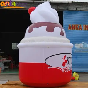 Gerçekçi reklam için şişme dondurma koni
