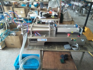 Syf Hoge Kwaliteit Dubbele Koppen Vloeibaar Water Vulmachine Honing Vloeibare Afwasmiddel Vulling Machinefiller - Product Image 3