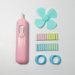 Fantaisie jolie automatique école d'art batterie électrique gomme avec 20 recharges et mini ventilateur - Product Image 5