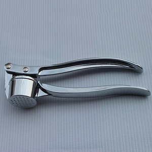 Outil de hachoir à ail de cuisine en alliage de zinc résistant à la rouille et au lave-vaisselle avec poignée ergonomique - Product Image 3
